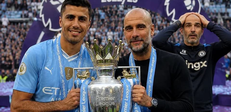 Jugadores de Manchester City celebrando el trofeo de Premier League