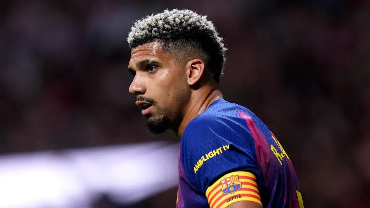 Jugador de fútbol con camiseta del FC Barcelona