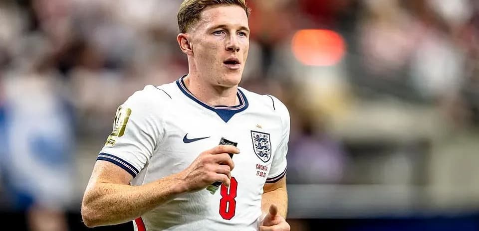 Jugador de Inglaterra corriendo en el campo