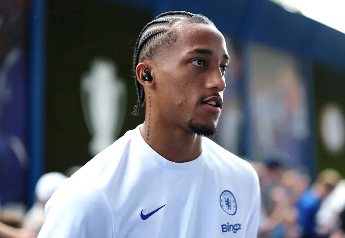 Jugador de Chelsea llegando al estadio antes del partido