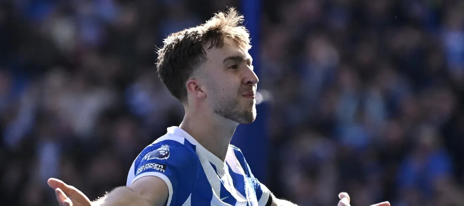 Jugador celebrando un gol durante el partido