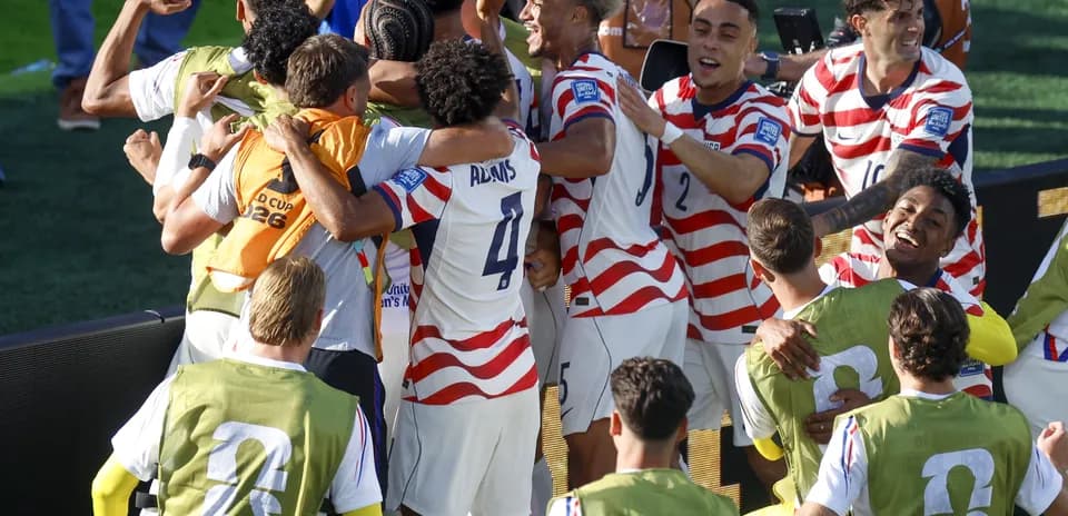Jugadores de Estados Unidos celebrando un gol