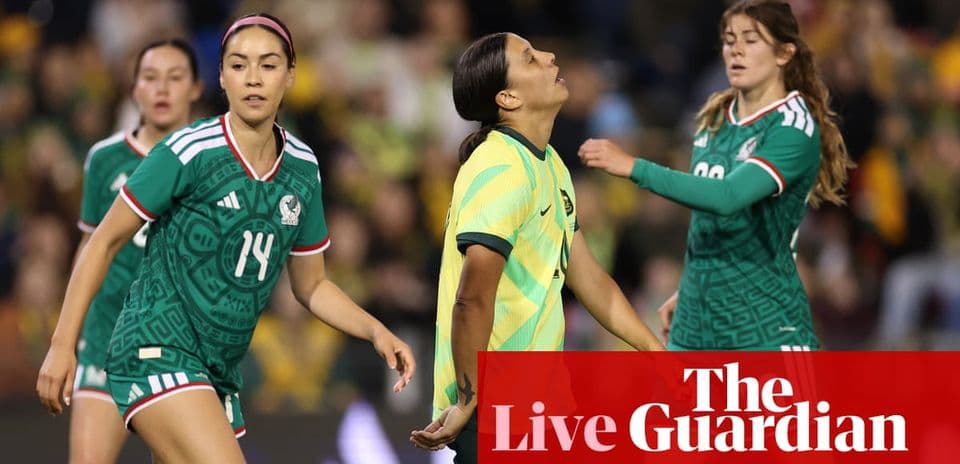 Jugadoras de México y Australia compitiendo en el partido