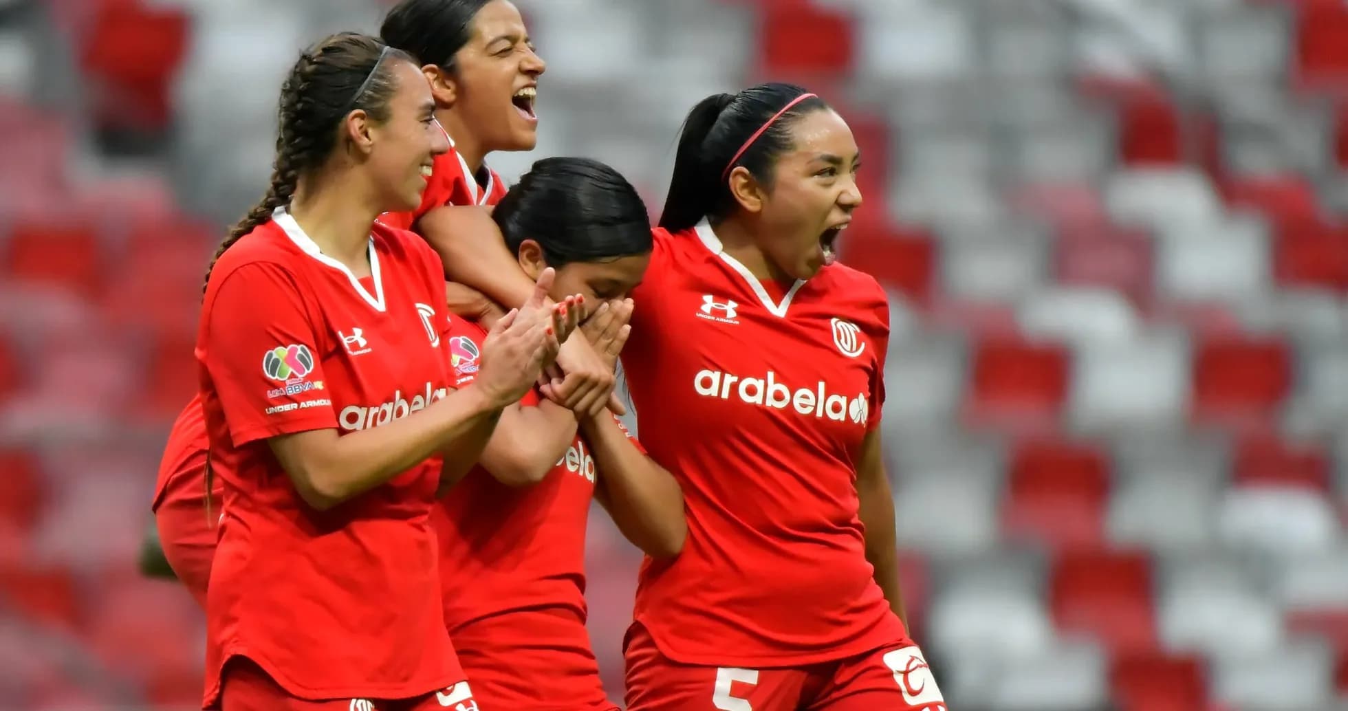 Jugadoras de Necaxa W celebrando un gol