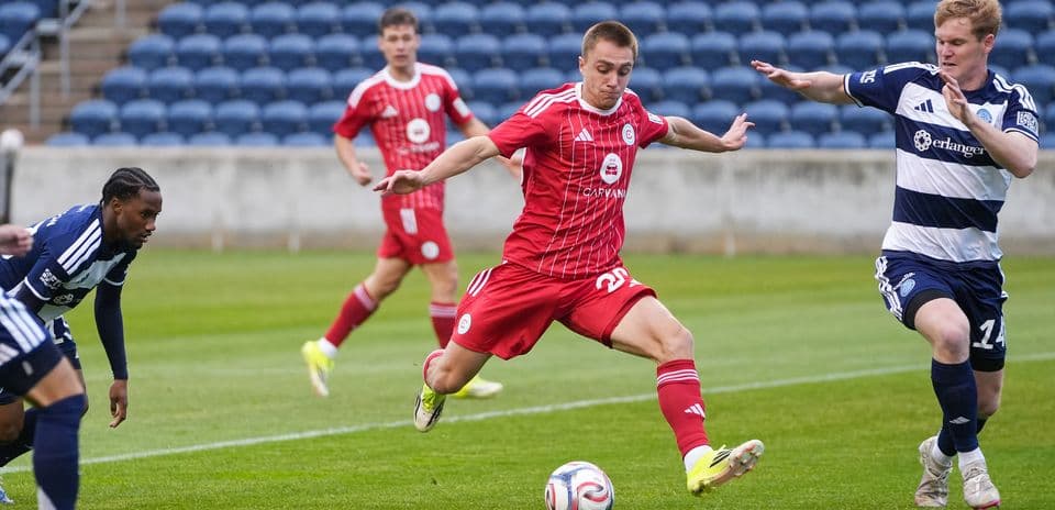 Jugador de Chattanooga avanzando con el balón