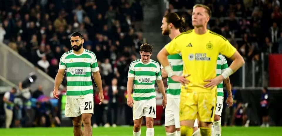 Jugadores de Celtic FC caminando tras el partido