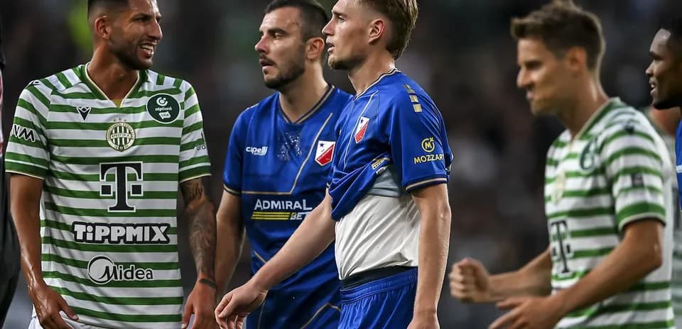 Jugadores de Ferencvarosi TC y Vojvodina en acción
