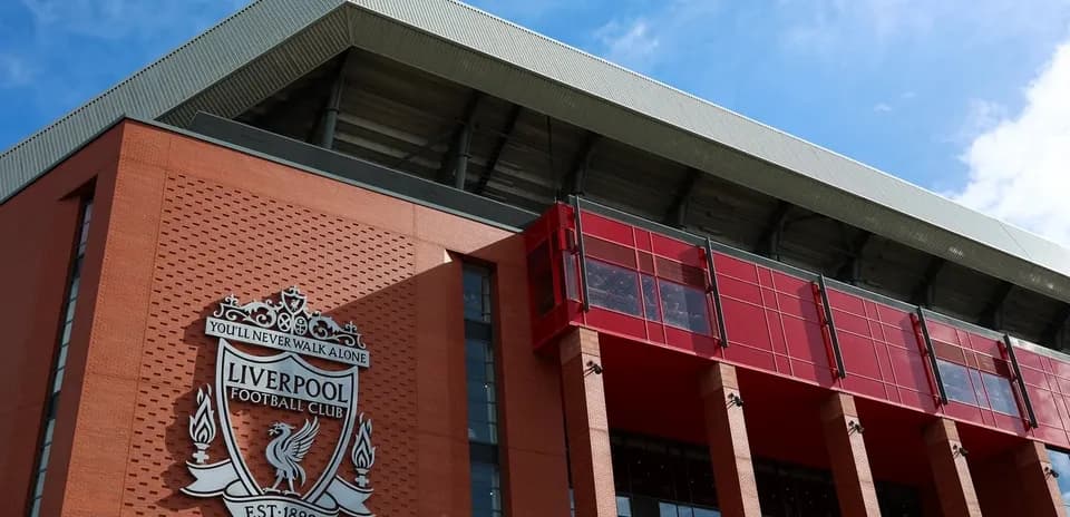 Fachada del estadio de Liverpool Football Club