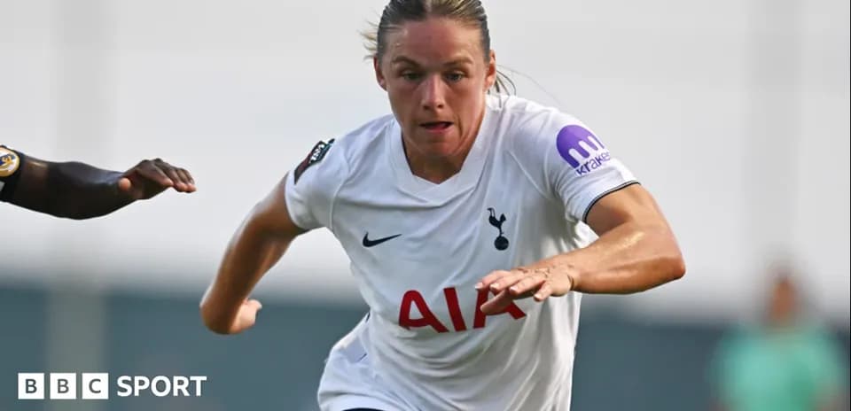 Jugadora de Tottenham corriendo durante un partido