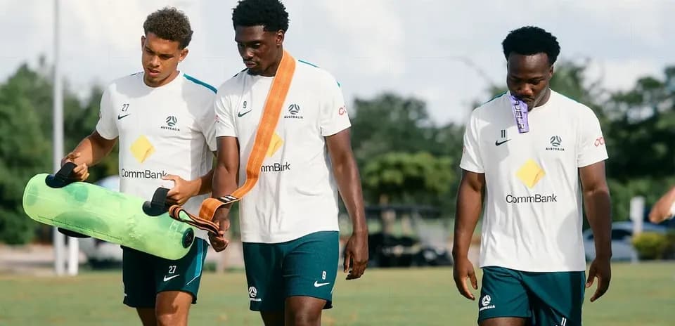Jugadores australianos saliendo de un entrenamiento