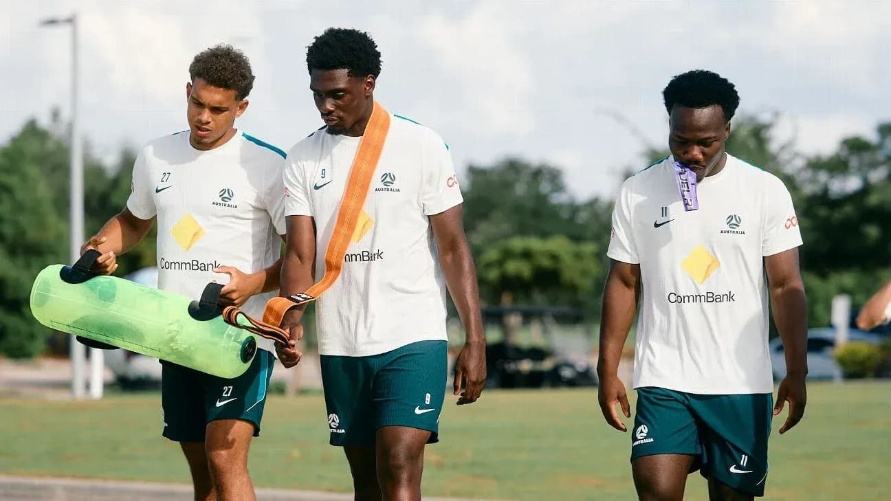 Jugadores australianos saliendo de un entrenamiento