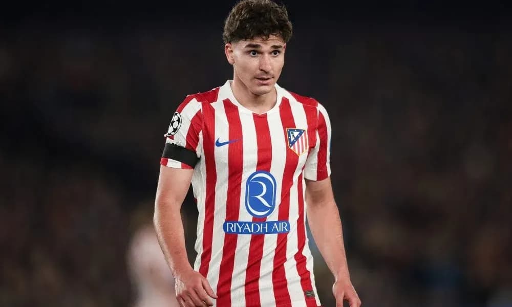 Jugador de Atlético de Madrid en acción durante partido