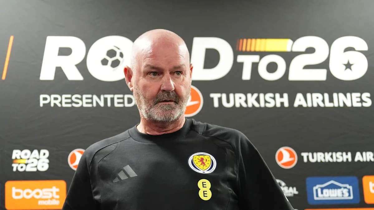 Entrenador en conferencia de prensa sobre el torneo