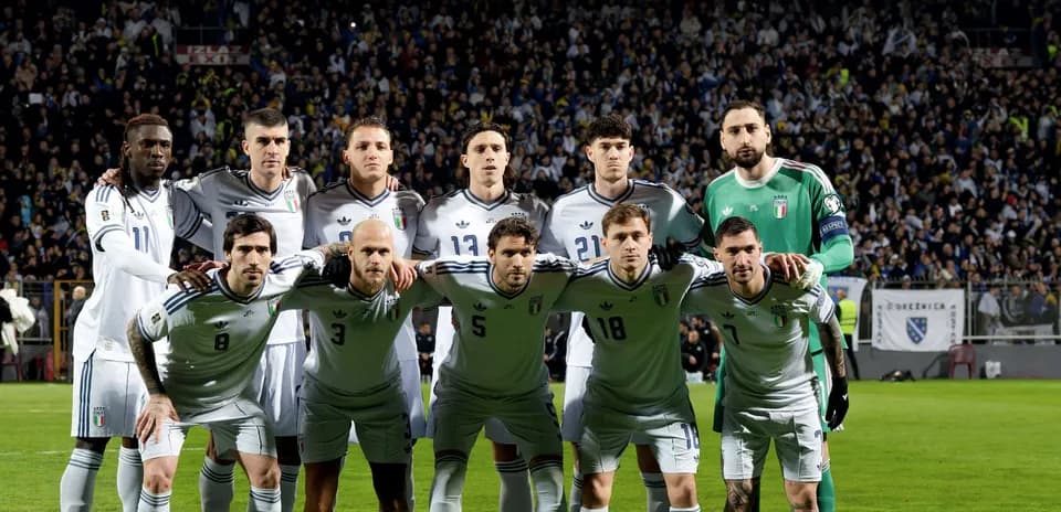Equipo de Italia posando antes de un partido