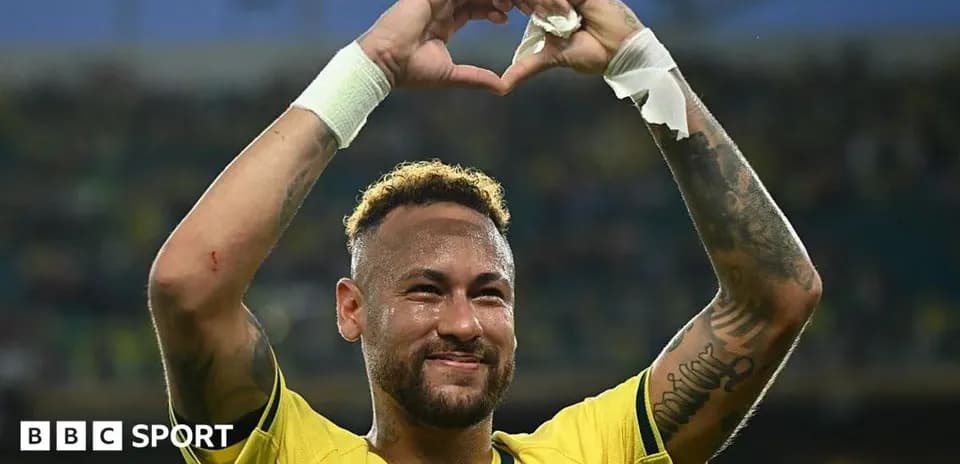 Neymar celebrando y haciendo un corazón con las manos