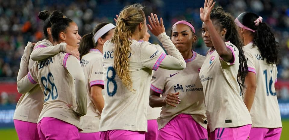 Jugadoras del San Diego Wave celebrando un gol