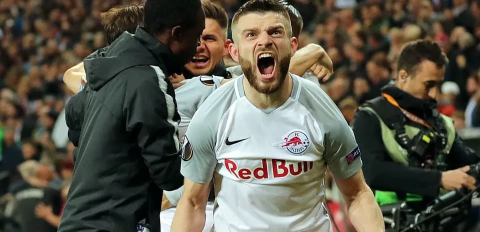 Jugadores de Red Bull Salzburg celebrando un gol