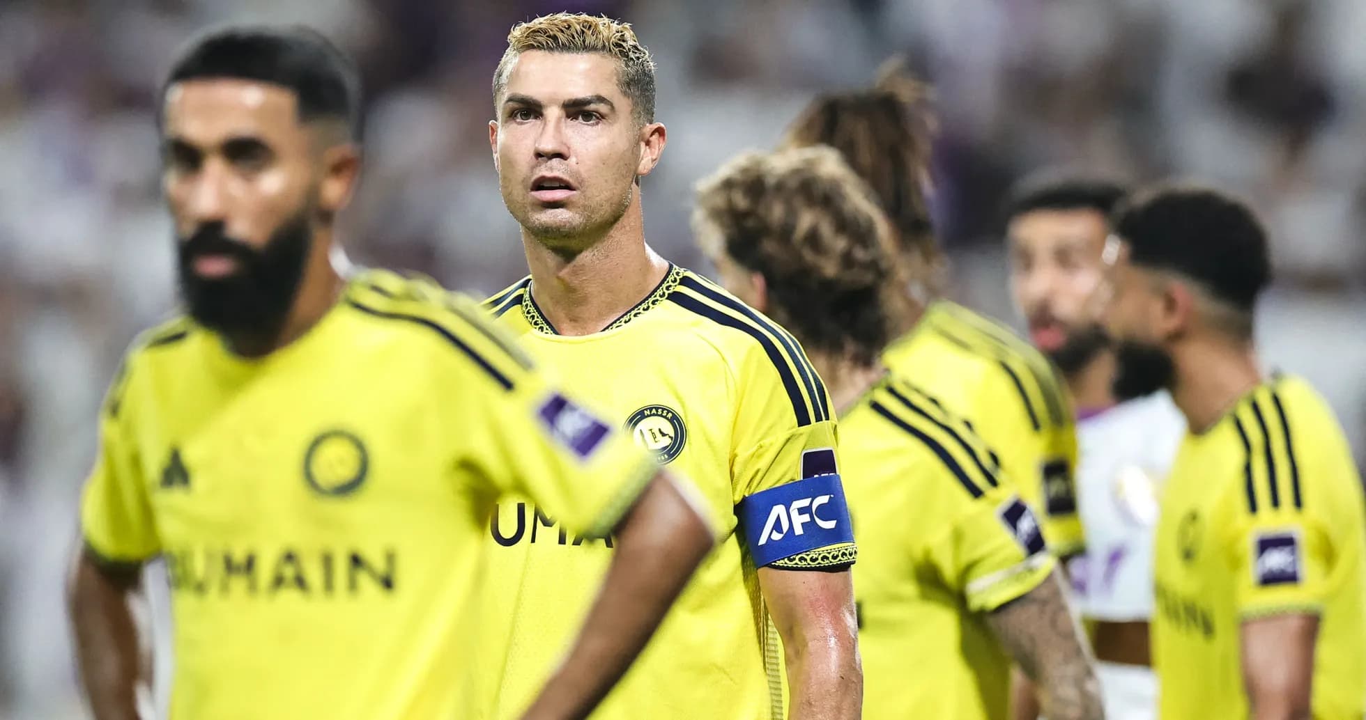 Jugadores de Al Nassr en el campo durante partido
