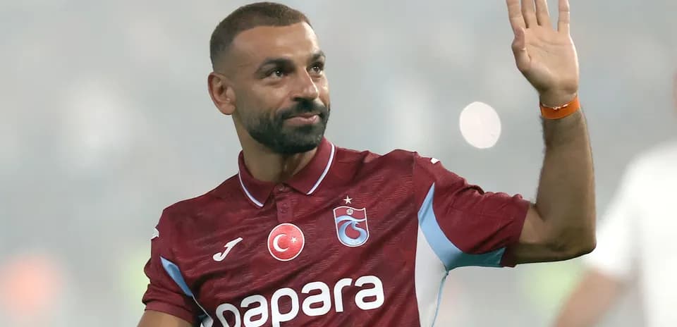 Jugador de Trabzonspor saludando al público