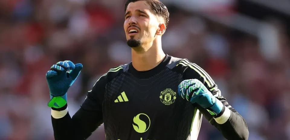 Portero de Manchester United en acción durante el partido