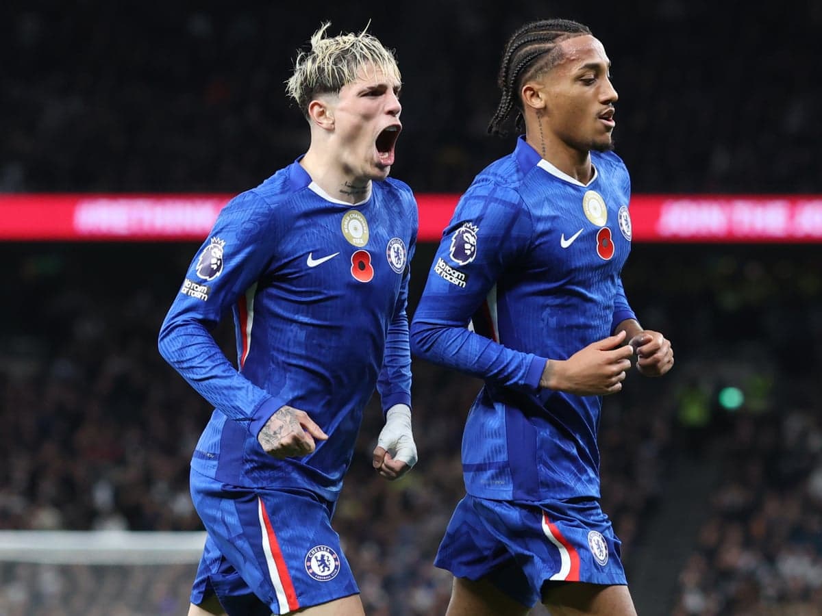 Jugadores de Chelsea celebrando un gol