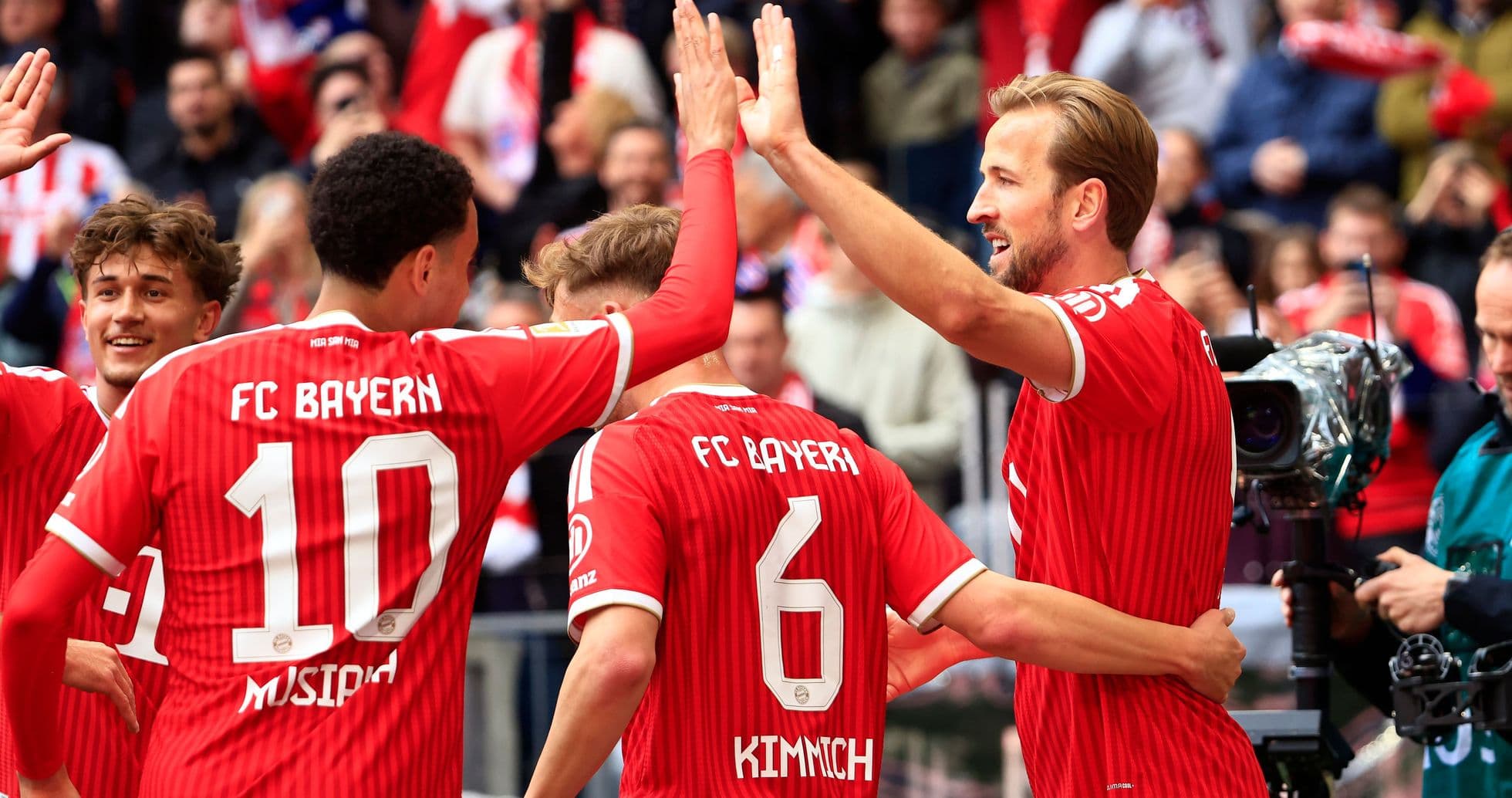 Jugadores del Bayern celebrando un gol juntos