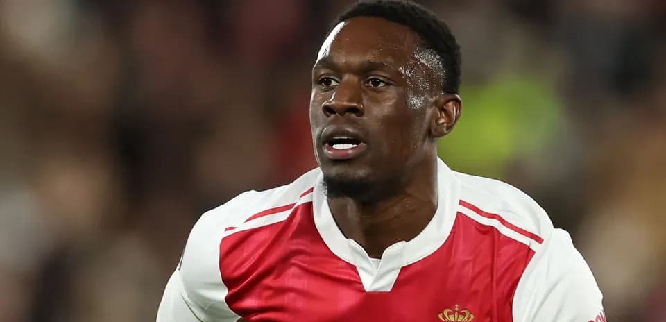Jugador de AS Monaco corriendo en el campo