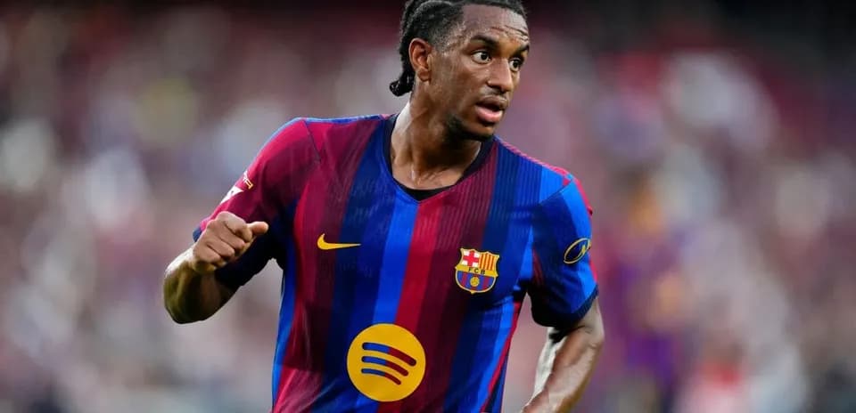 Jugador de Barcelona corriendo durante un partido