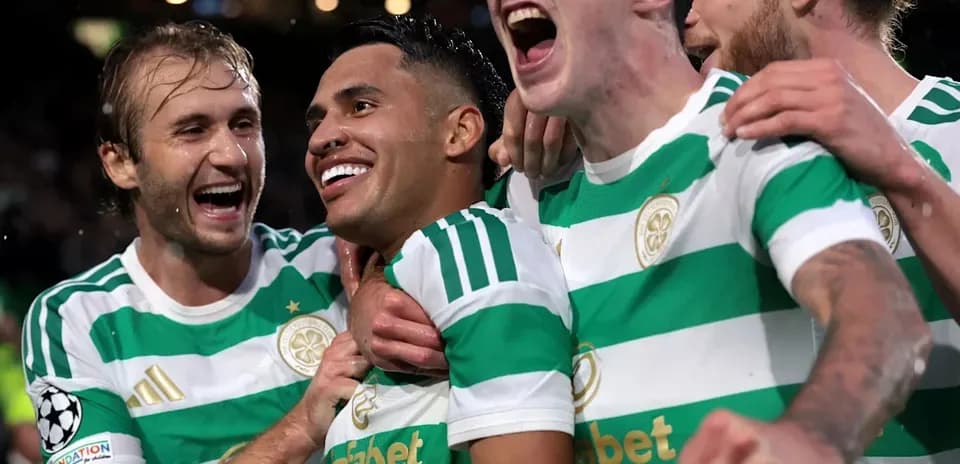 Jugadores de Celtic celebrando un gol