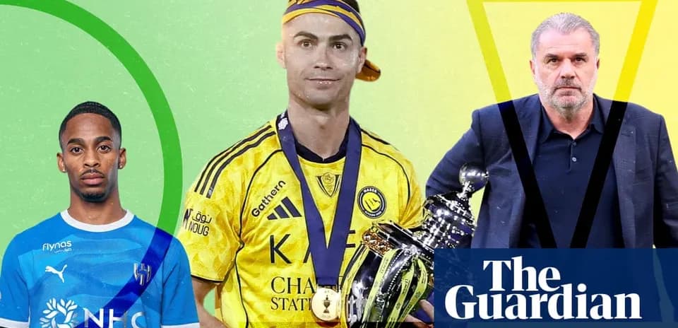 Tres jugadores de fútbol en fondo colorido