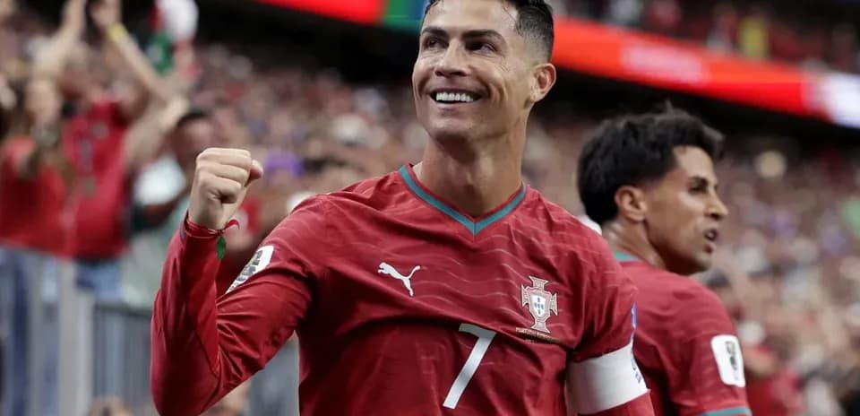 Cristiano Ronaldo celebrando en partido con Portugal