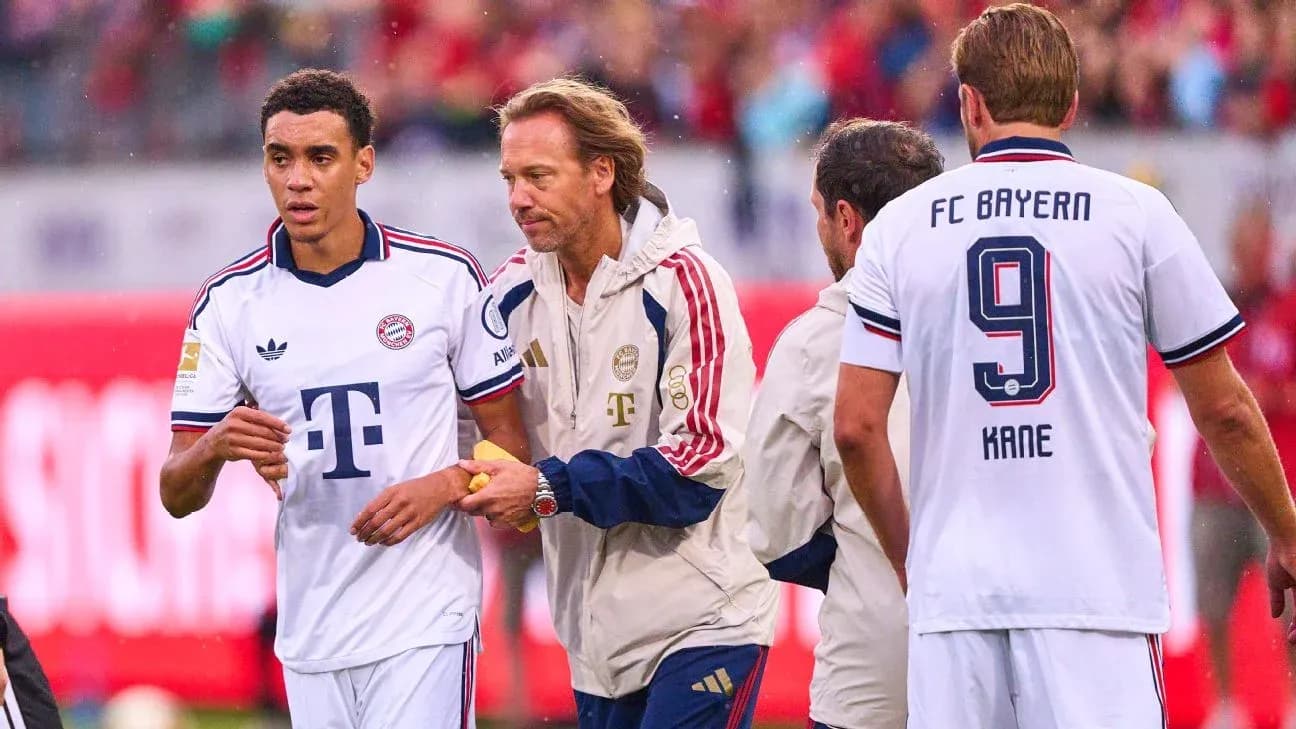 Jugadores del Bayern Múnich en el banquillo durante el partido