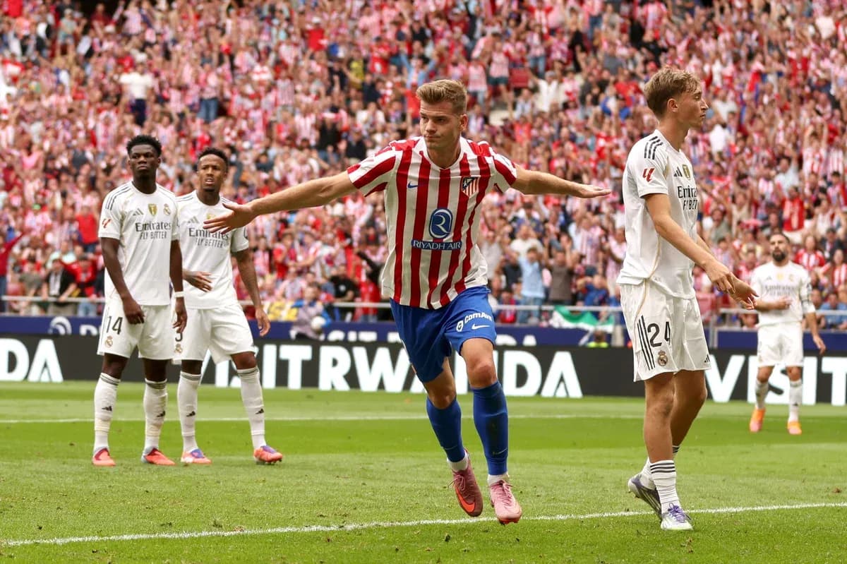 Jugador del Atlético celebrando un gol en el partido