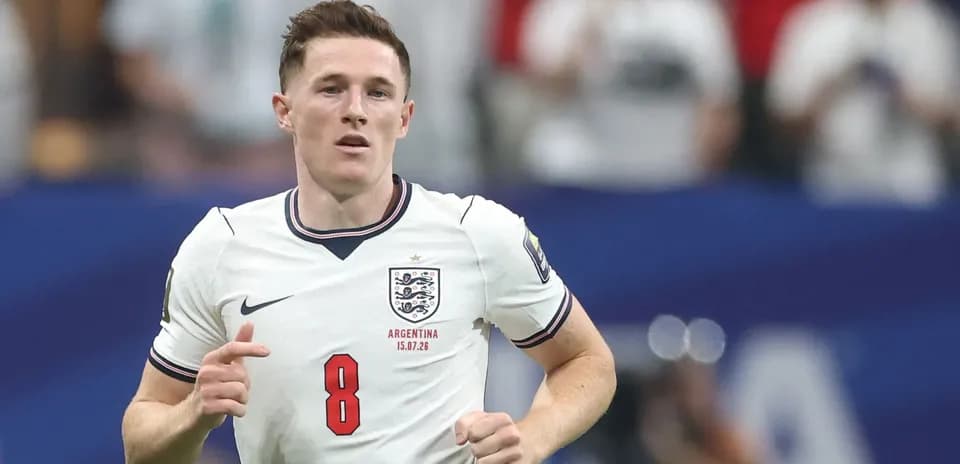 Jugador de Inglaterra corriendo en el campo de juego