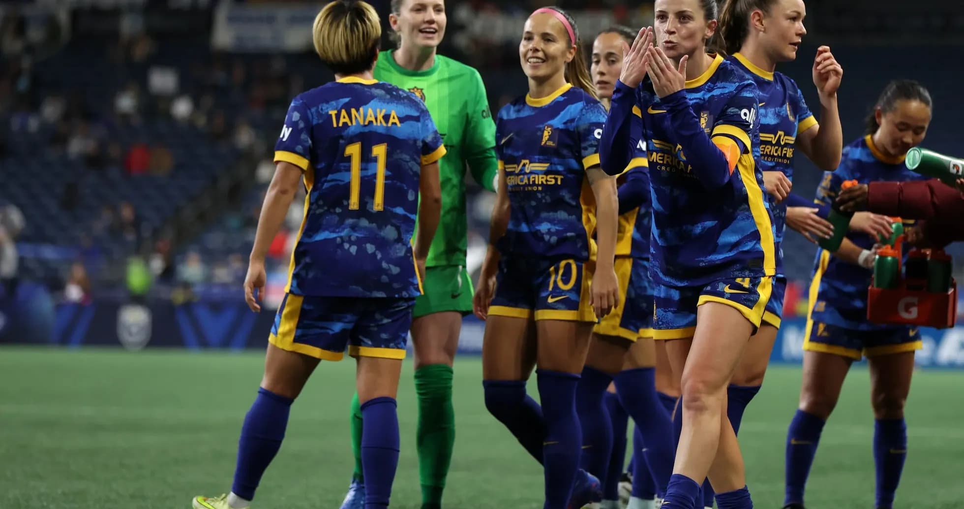 Jugadoras del Utah Royals celebrando en el partido
