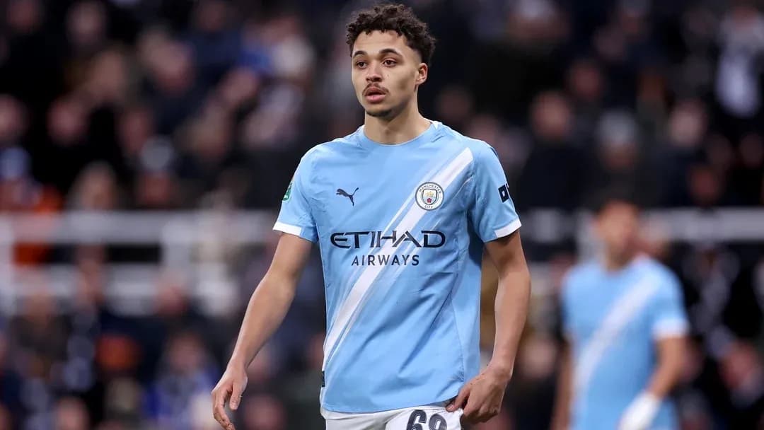 Jugador de Manchester City en acción durante el partido