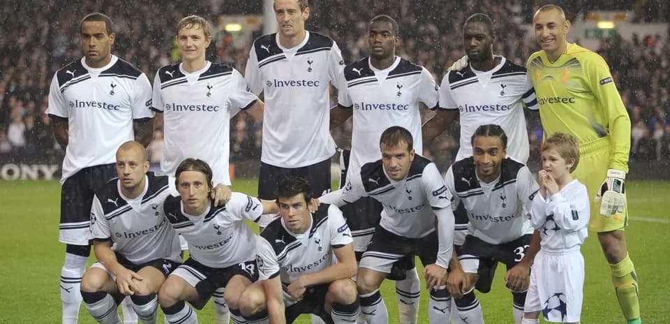 Equipo de Tottenham Hotspur posando antes del partido