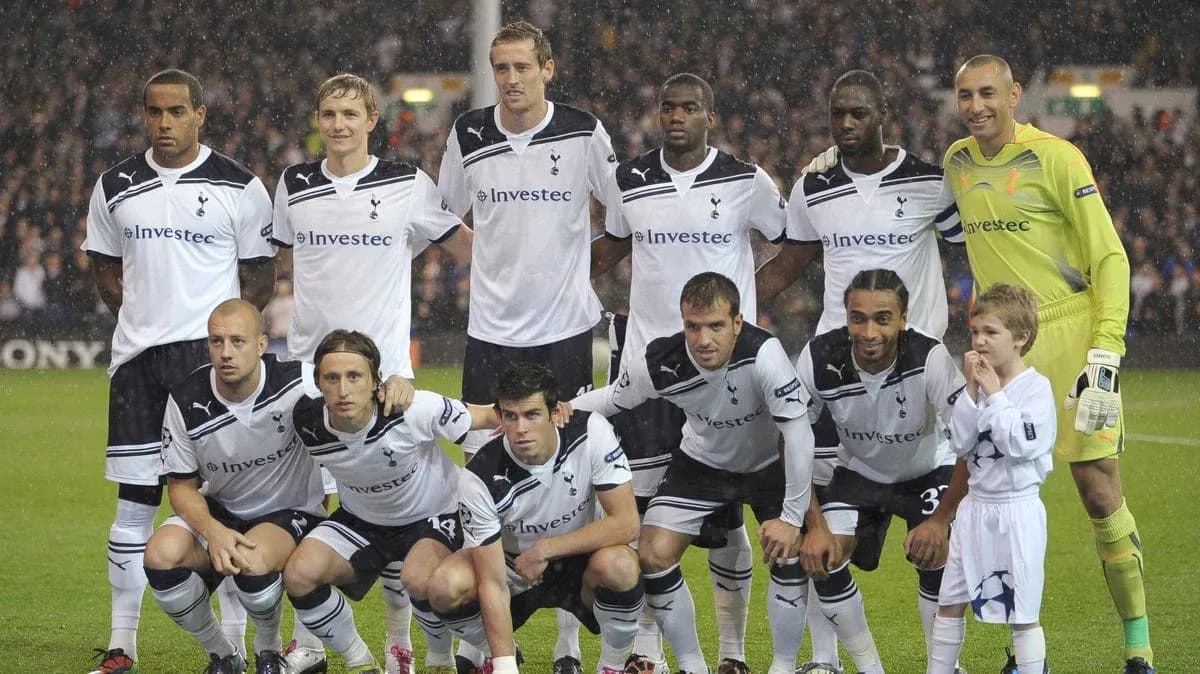 Equipo de Tottenham Hotspur posando antes del partido