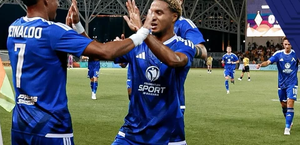 Jugadores de Levski Sofia celebrando un gol