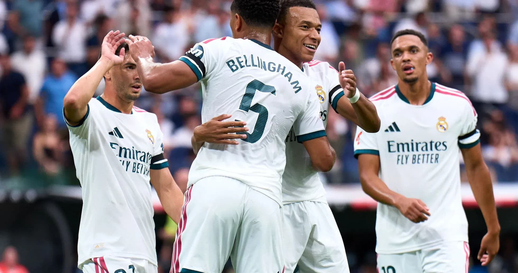 Jugadores de Real Madrid celebrando un gol