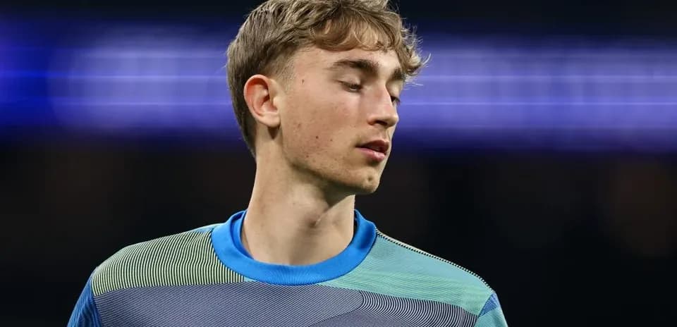Portero del Real Madrid en el campo de juego
