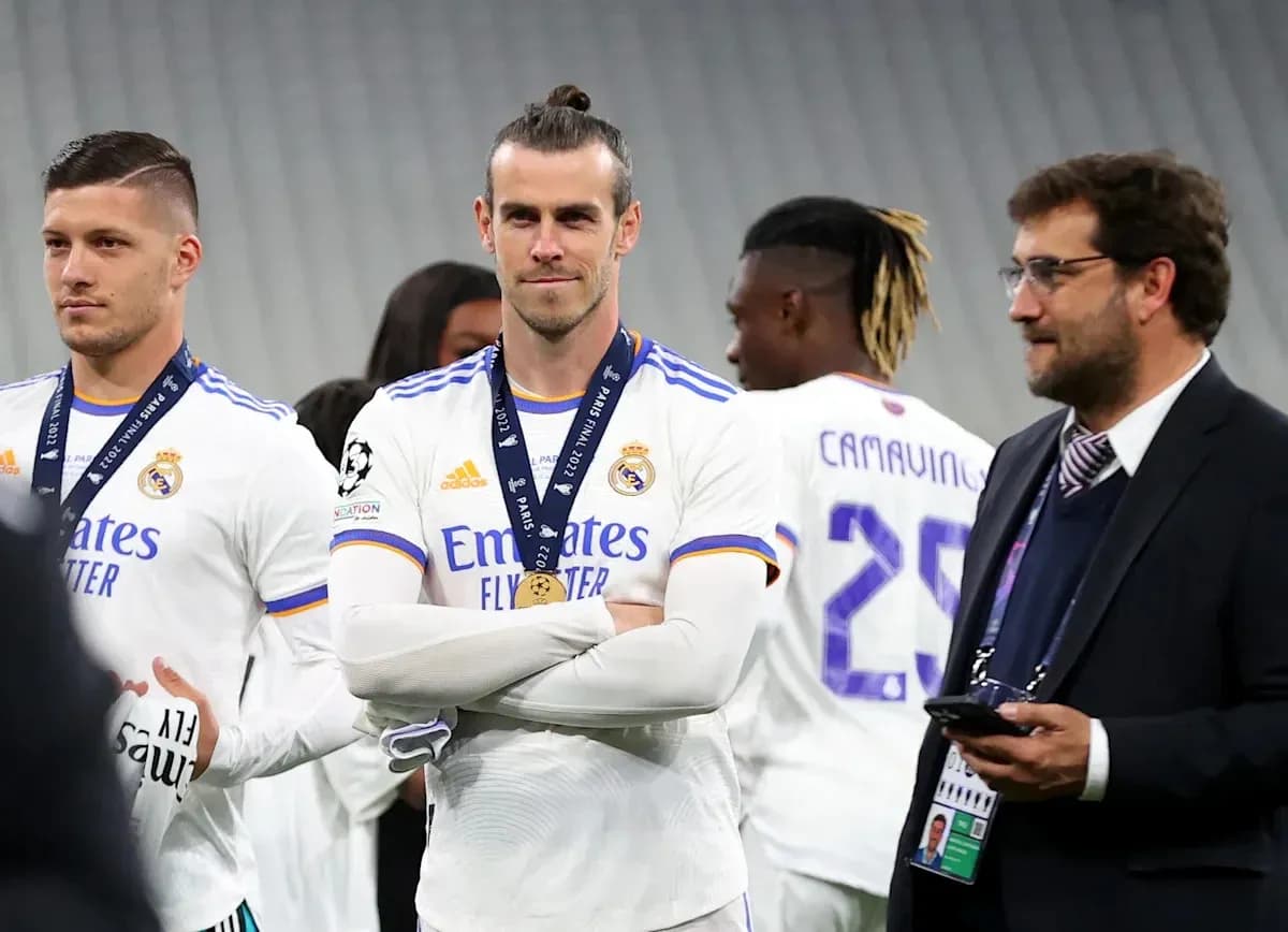 Jugadores de Real Madrid con medallas tras el partido