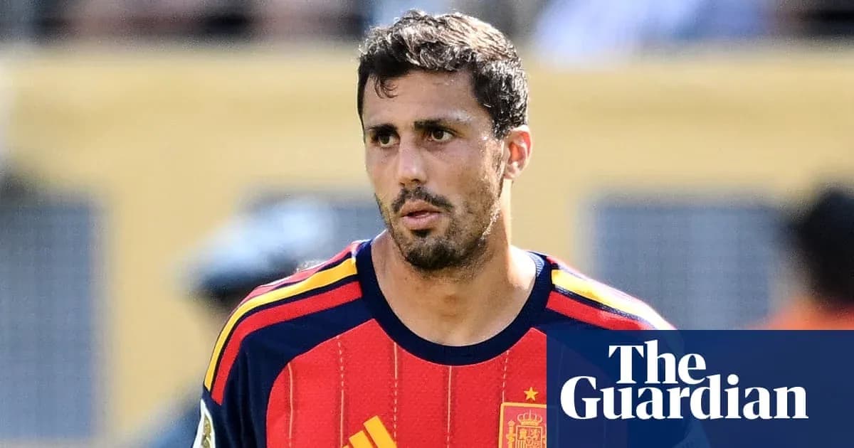 Jugador de España en el campo durante un partido
