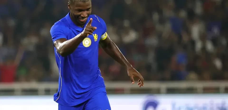 Jugador celebrando con gesto de dedo índice levantado