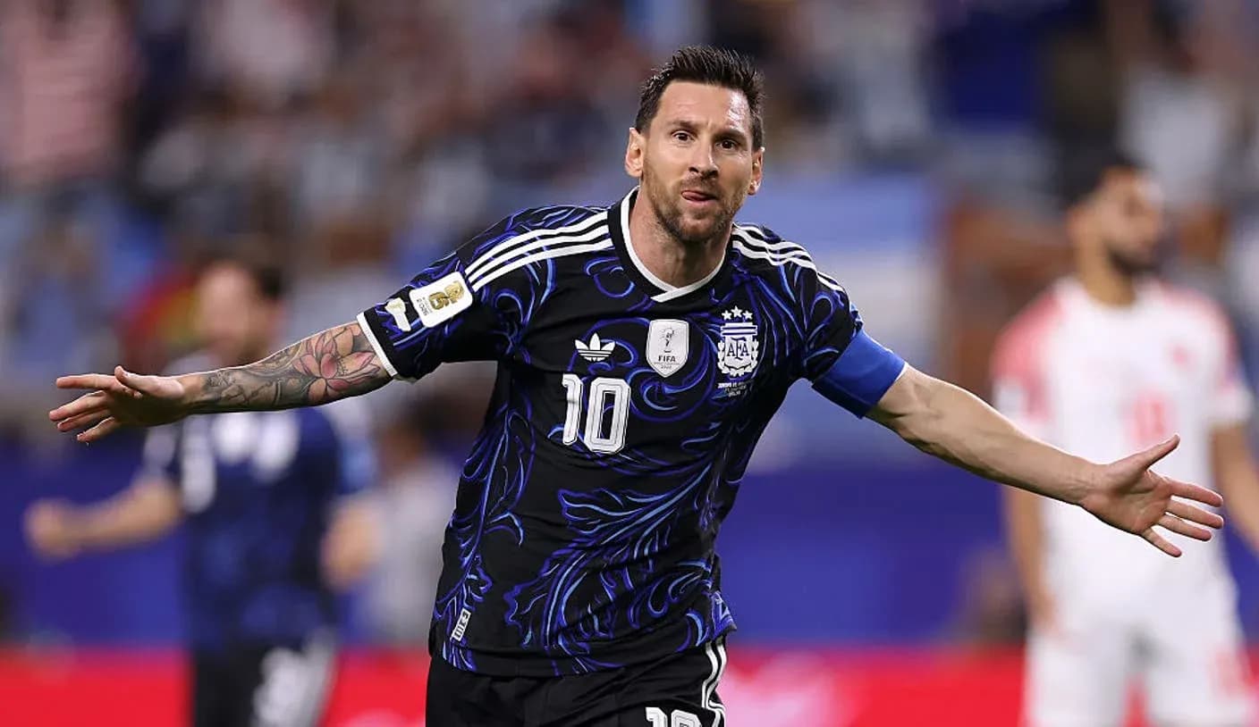 Lionel Messi celebrando un gol en un partido