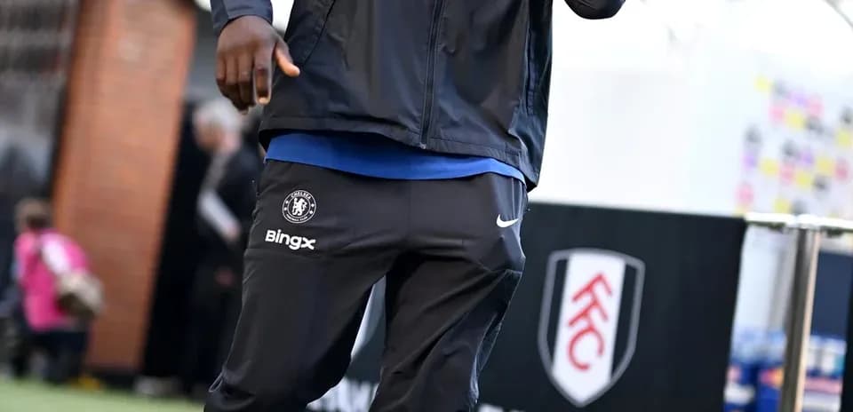 Jugador de Chelsea llegando al estadio antes del partido