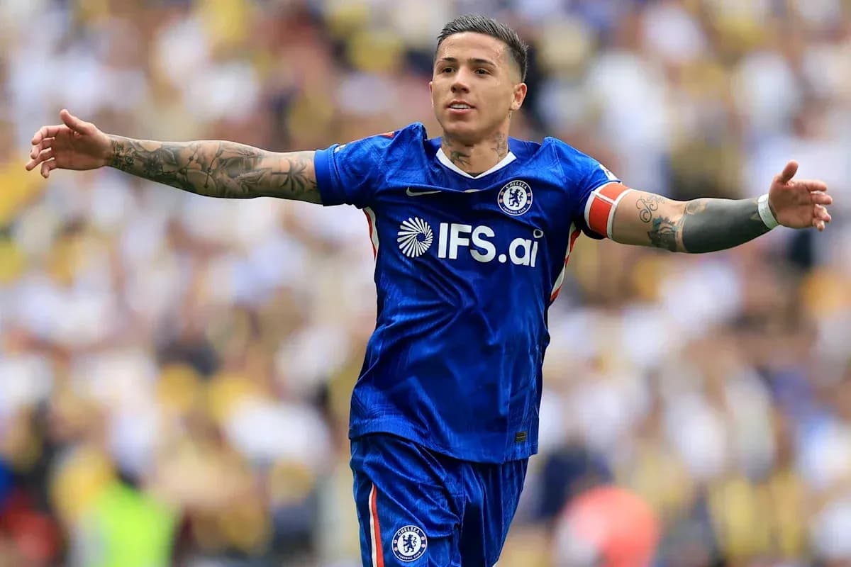 Jugador de Chelsea celebrando en el campo