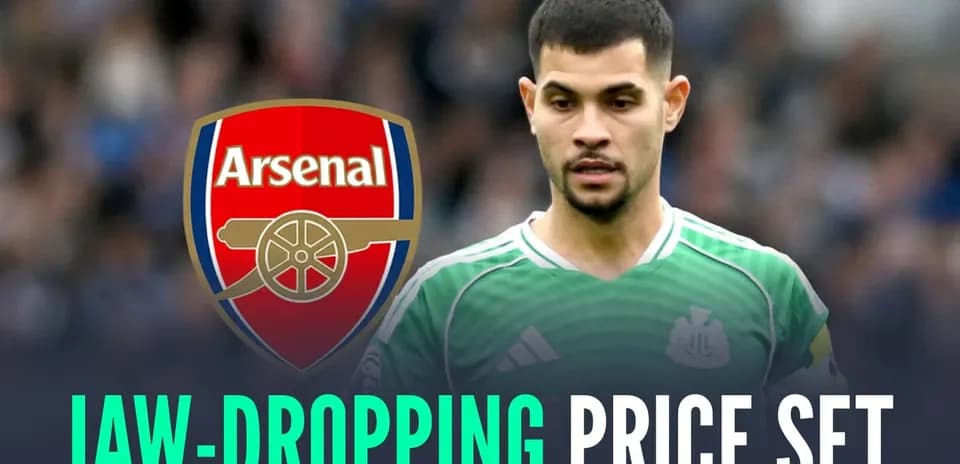 Jugador de Newcastle con camiseta verde y logo de Arsenal