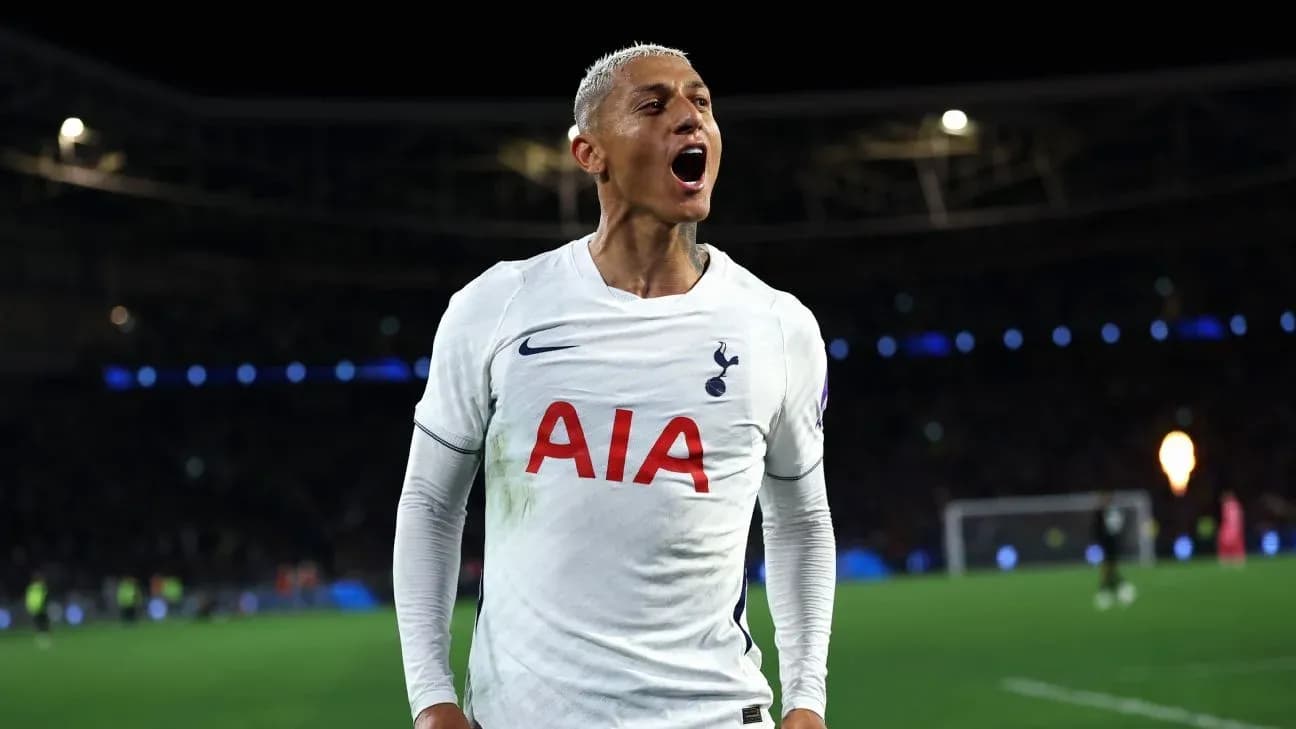 Jugador de Tottenham celebrando un gol en el partido