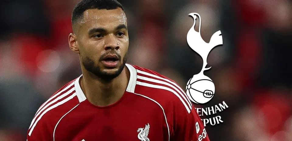Jugador de Liverpool en acción durante un partido
